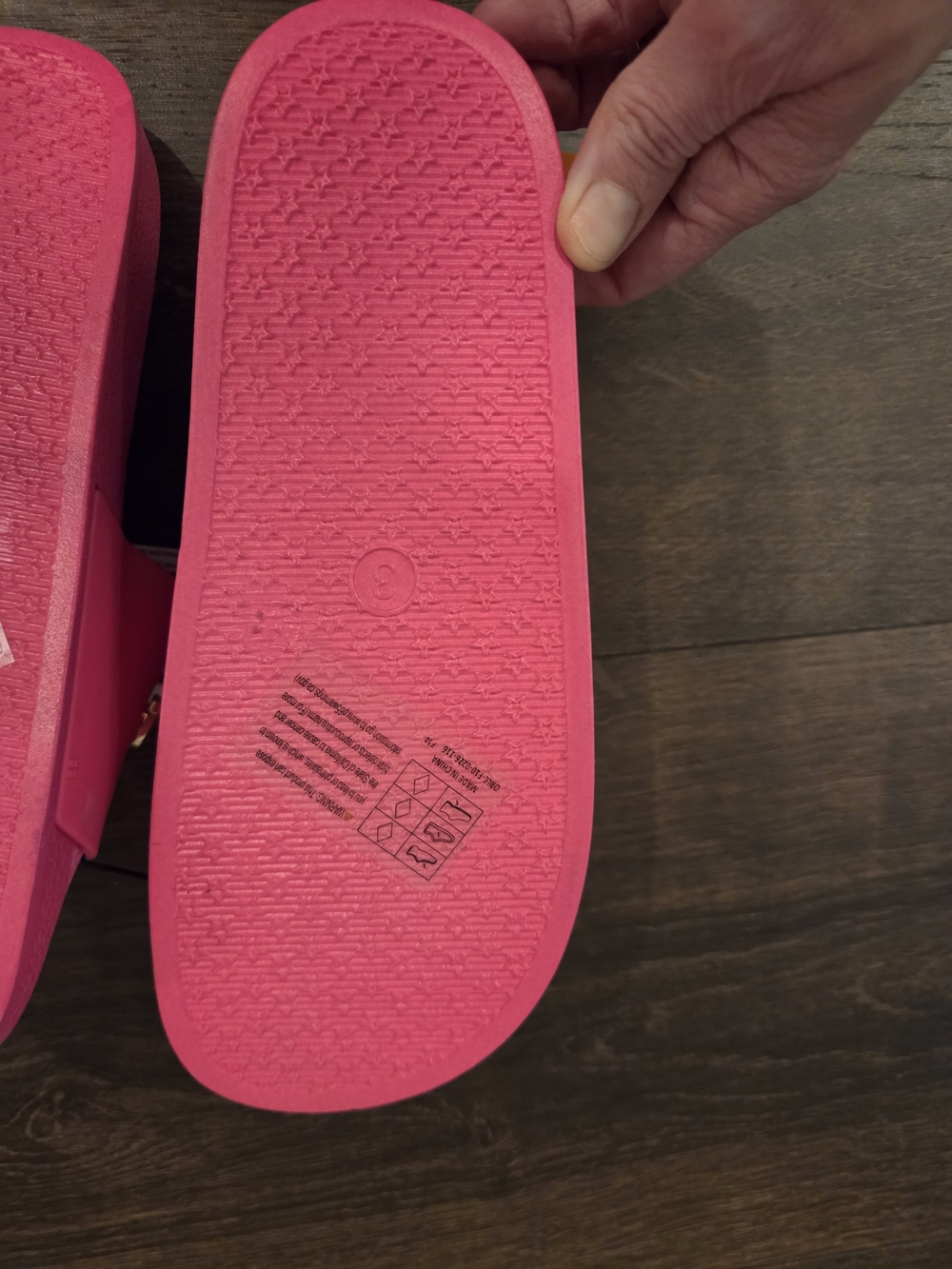 NWT True Religion Pink Slide Sandals with Gold Accents - Picture 3 of 3
